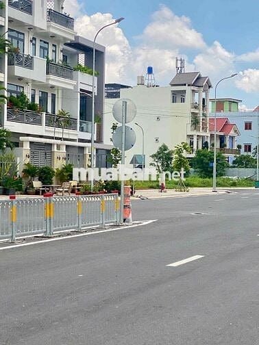 Ngộp, Bán Lô Đất 4,5x18 khu 38 hecta Đối Diện Công Viên