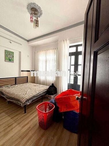 Nhà1 trệt3 lầu có nội thất hẻm liên khu 4/5 BHH B bình tân