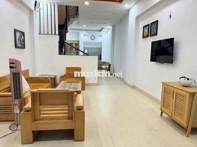 CHO THUÊ NHÀ MỚI FULL NỘI THẤT DT 4x25 1TRỆT 1LẦU 3PN 2WC SÂN RỘNG ÔTÔ