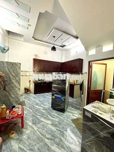 Nhà1 trệt3 lầu có nội thất hẻm liên khu 4/5 BHH B bình tân