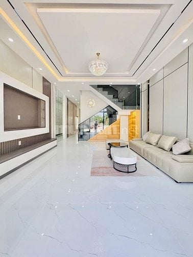 Bán Nhà Nguyễn Trung Trực, Bình Thạnh – Vị Trí Đẹp, Hẻm Xe Hơi,Giá Tốt