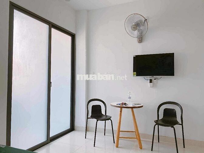 Nhà xây mới Hàn Mặc Tử 3PN giếng trời vài bước chân ra đường oto