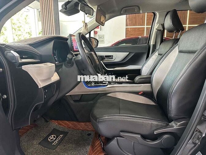 Toyota Veloz 2022 CVT Top - 59000 km một chủ