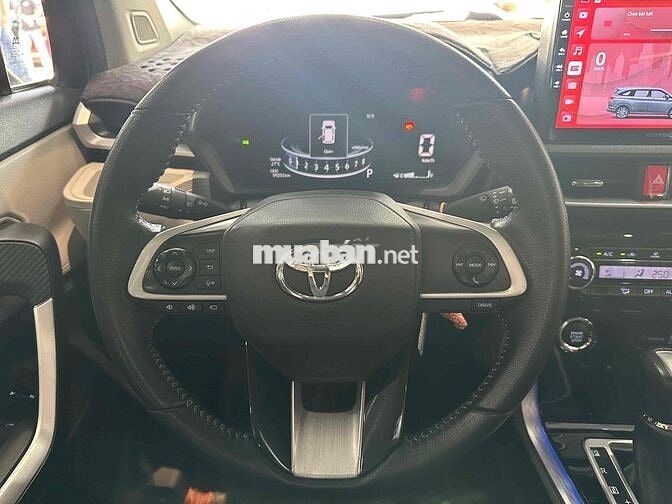 Toyota Veloz 2022 CVT Top - 59000 km một chủ