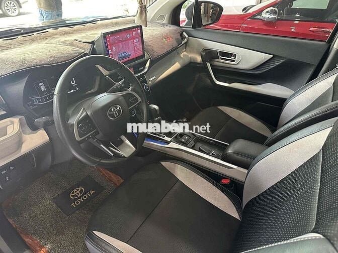 Toyota Veloz 2022 CVT Top - 59000 km một chủ