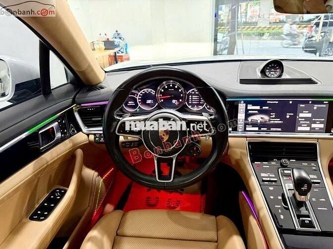 Porsche Panamera 3.0 V6 2017 - 2 Tỷ 980 Triệu