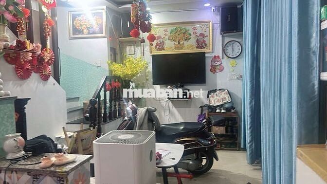 BÁN NHÀ _ CÁCH MẠNG THÁNG 8 _ 2 TẦNG _ 40 M 2 _2PN _ 2 WC _ CHỈ  4 TỶ5