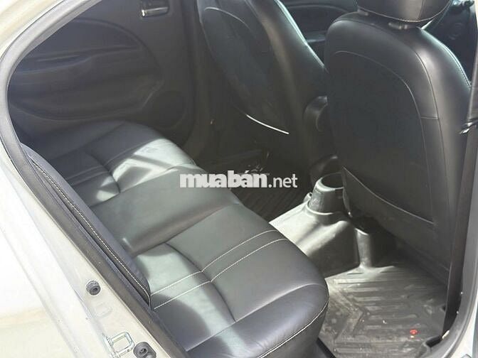 Mitsubishi Attrage CVT đời 2021, màu trắng