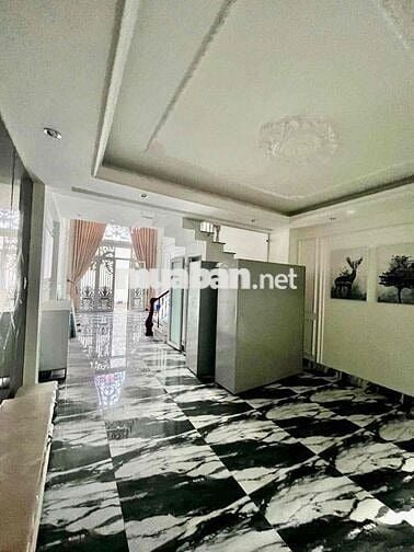 Nhà hẻm xe hơi 5 tầng xây kiên cố 4.5x16m còn mới ở ngay