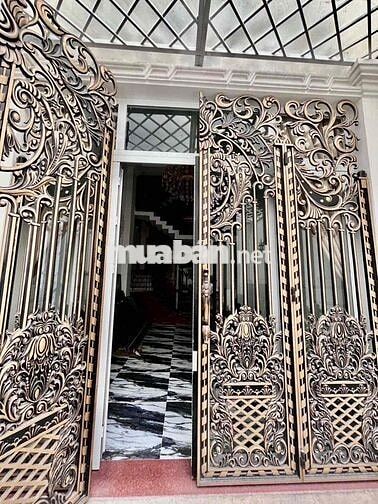 Nhà hẻm xe hơi 5 tầng xây kiên cố 4.5x16m còn mới ở ngay