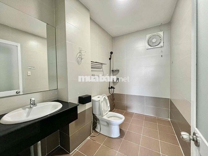 Trống Sẵn Căn Hộ Cửa Sổ Siêu Xinh Rộng 27m2 Ngay Voàng Xoay Cống Quỳnh