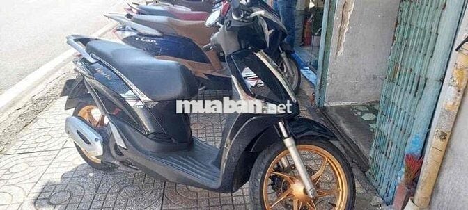 Liberty One 125 iget màu đen 2019