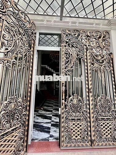 Nhà hẻm xe hơi 5 tầng xây kiên cố 4.5x16m còn mới ở ngay