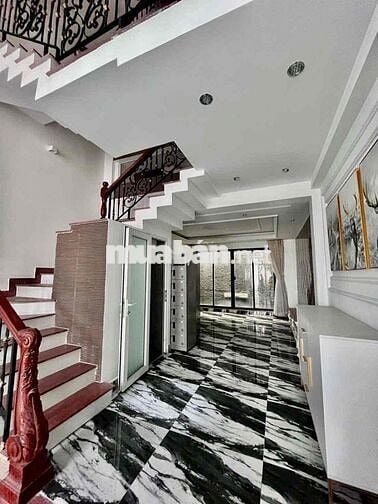 Nhà hẻm xe hơi 5 tầng xây kiên cố 4.5x16m còn mới ở ngay