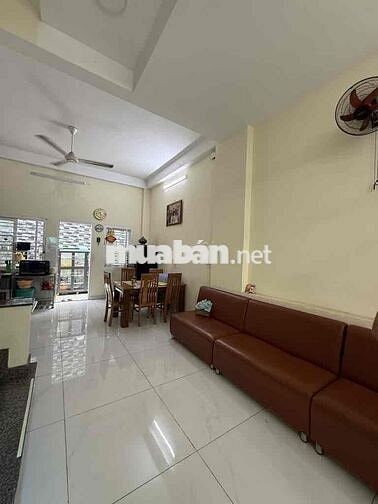 GẤP BÁN NHÀ MẶT TIỀN KD. 5X17 VUÔNG VỨC. GẦN TRƯỜNG HLQS. CHỈ 11,x TỶ