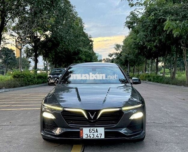 Bán xe lux A chính chủ 2019 odo 7 vạn