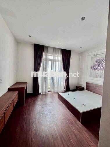 Nhà hẻm xe hơi 5 tầng xây kiên cố 4.5x16m còn mới ở ngay