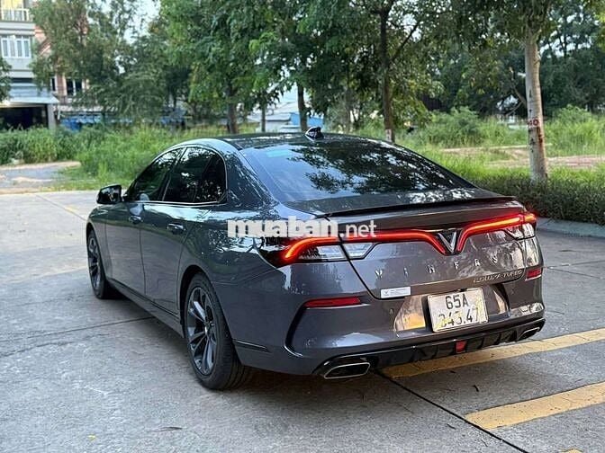 Bán xe lux A chính chủ 2019 odo 7 vạn