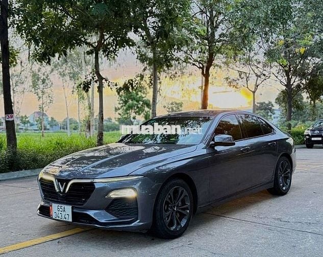 Bán xe lux A chính chủ 2019 odo 7 vạn