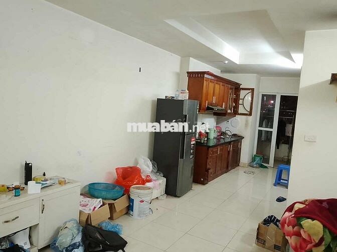 Cho thuê chung cư 3 ngủ 2 vệ sinh, ngay sau bến xe Nước Ngầm