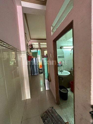 Chủ cần bán nhà 5 tấm giá chỉ hơn 7tỷ xíu.