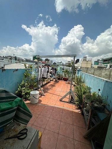 Chủ cần bán nhà 5 tấm giá chỉ hơn 7tỷ xíu.