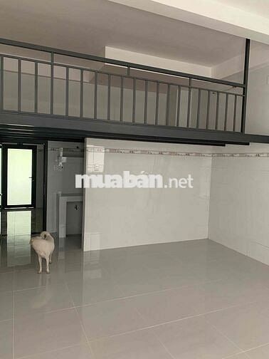 Phòng trọ lớn giá bình dân mặt tiền trước có công viên cây xanh