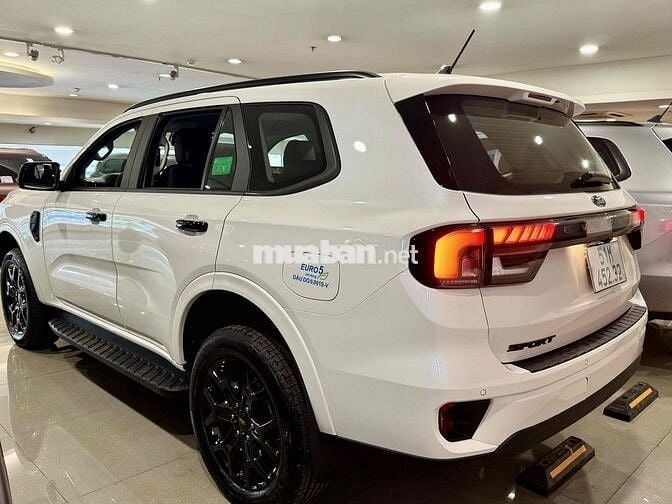 Everest Sport 2025 Lướt 650km Y Chang Xe Mới
