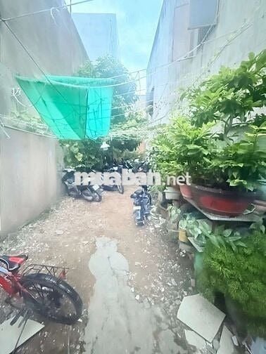 ĐƯỜNG NHỰA XE TẢI NÉ THÔNG HƯƠNG LỘ 2 MÃ LÒ 2 TẦNG 8M x 13M Hơn 9 TY