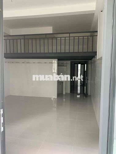 Phòng trọ lớn giá bình dân mặt tiền trước có công viên cây xanh