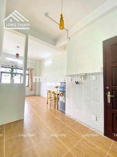 STUDIO - FULL NỘI THẤT - CỬA SỔ TRỜI SIÊU THOÁNG, NẰM GIỮA HUIT VÀ VHU