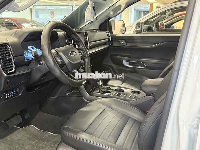 Everest Sport 2025 Lướt 650km Y Chang Xe Mới