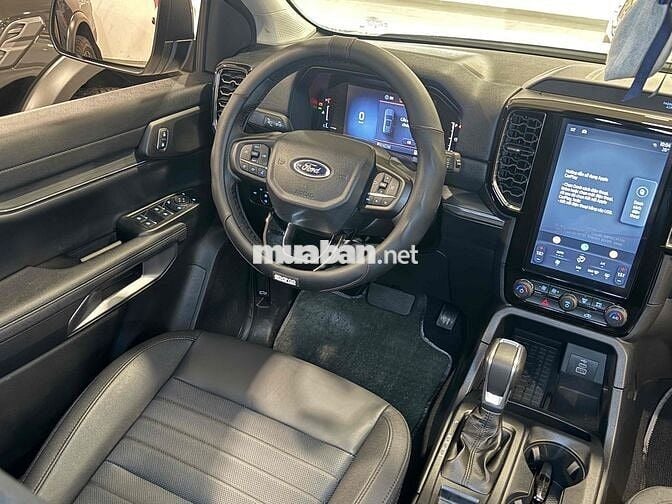 Everest Sport 2025 Lướt 650km Y Chang Xe Mới