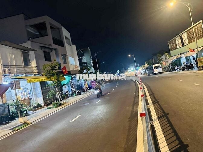 Mặt bằng kinh doanh hoặc làm văn phòng cty 125m2 gần Eon quận Bình Tân