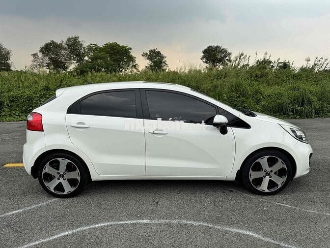 Kia Rio 2013 - AT