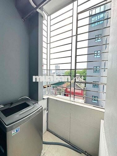 CHO THUÊ CCMN PHỐ LÁNG. 2N1K 80M2. THANG MÁY. BAN CÔNG. GIÁ 16Tr