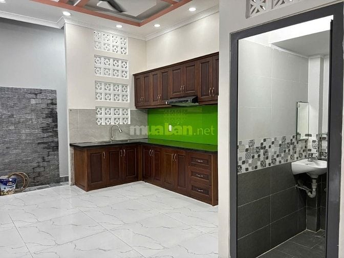 Bán nhà mặt tiền đường Lê Văn Lương, phường Tân Phong, Quận 7, TP. HCM
