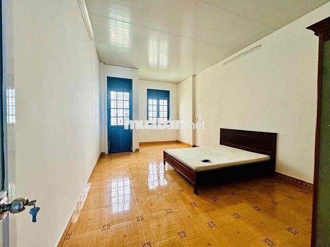 Nhà 3Pn Ngay Chung Cư Thạnh Lộc 4x25 Giá 10 Triệu