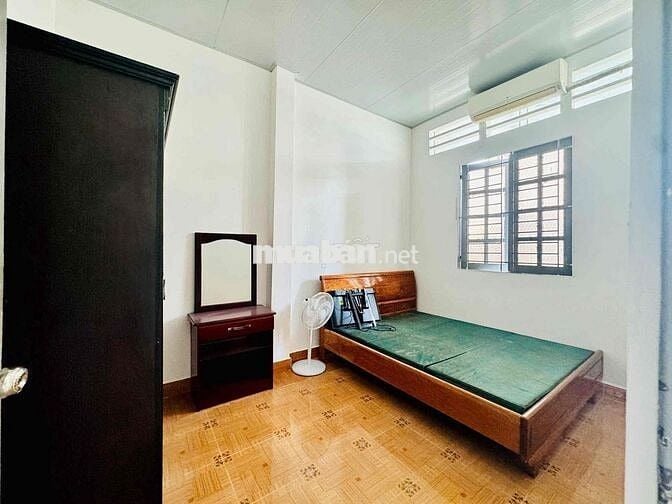 Nhà 3Pn Ngay Chung Cư Thạnh Lộc 4x25 Giá 10 Triệu