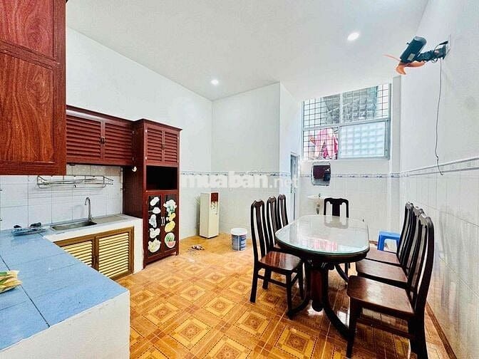 Nhà 3Pn Ngay Chung Cư Thạnh Lộc 4x25 Giá 10 Triệu