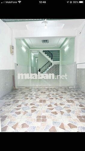 nhà trệt 2 lầu 4 pn 2 pn hở  2 wc hẻm xe hơi