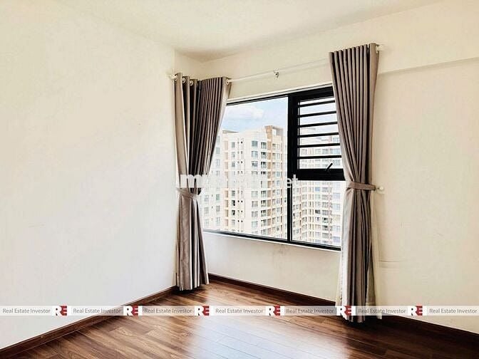 Cho thuê 2PN 2WC - Căn góc - View hồ bơi- có 3ML giá chỉ 10tr/tháng