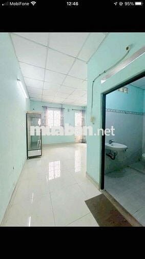 nhà trệt 2 lầu 4 pn 2 pn hở  2 wc hẻm xe hơi