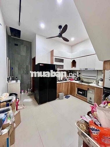Nhà 2 tầng mới trục hoà bình nối dài,56m2,xe hơi ngủ trong nhà,5 tỷ 2