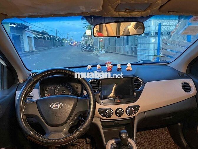 Hyundai Grand i10 2017 Sedan 1.2 Base - 1900 km