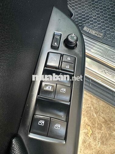 Hilux 2016 2.4E 4x2 MT - Hàng đẹp hiếm có