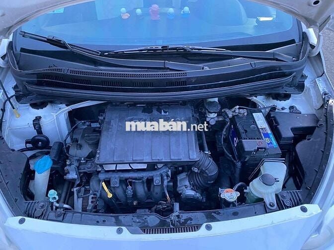 Hyundai Grand i10 2017 Sedan 1.2 Base - 1900 km