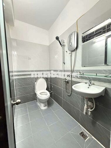 STUDIO BAN CÔNG TIỆN NGHI ĐẦY ĐỦ HẺM XE HƠI GẦN VLU CS 2 3, IUH