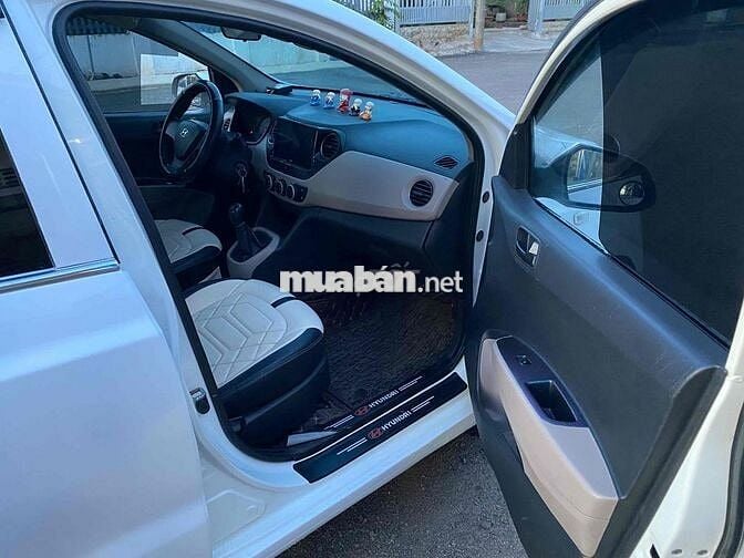 Hyundai Grand i10 2017 Sedan 1.2 Base - 1900 km