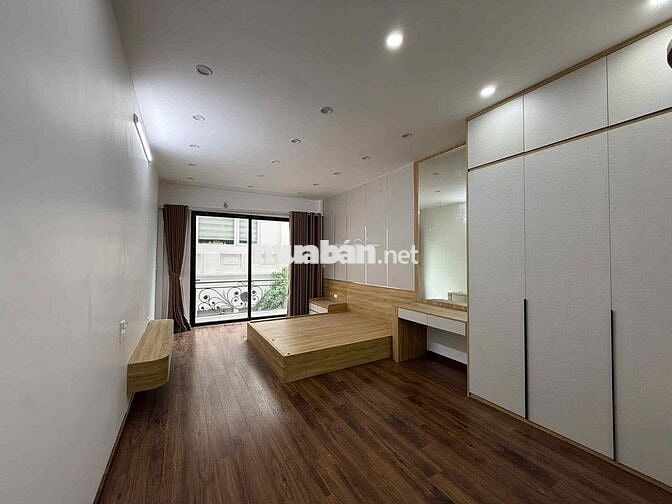 Phố PHÙNG CHÍ KIÊN - CẦU GIẤY, 50m2 x 6T, MT:4m, Thông sàn, Thang máy.